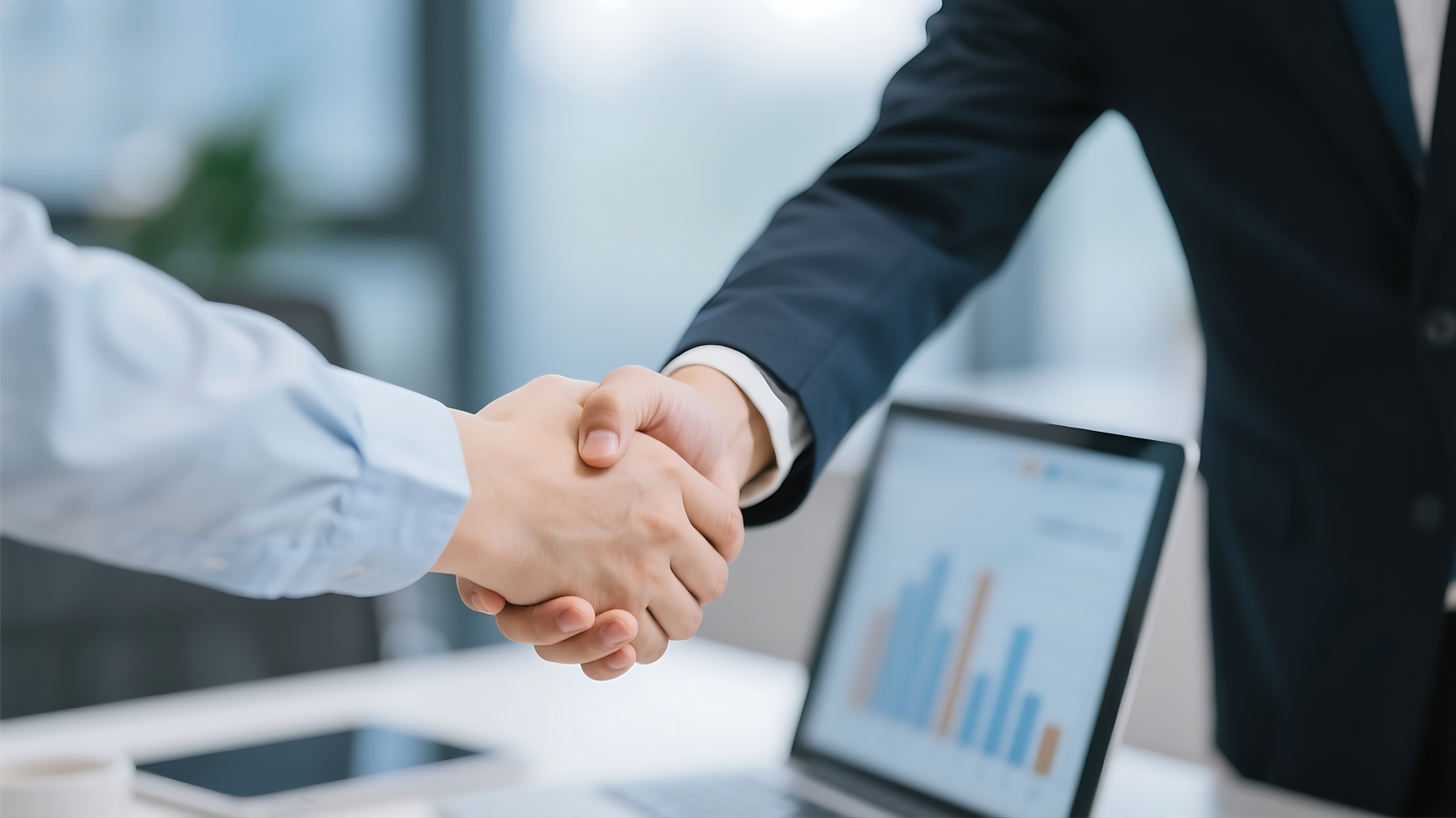 【2025 年 10 月】成功签约 3 家跨境电商企业，业务规模稳步扩大